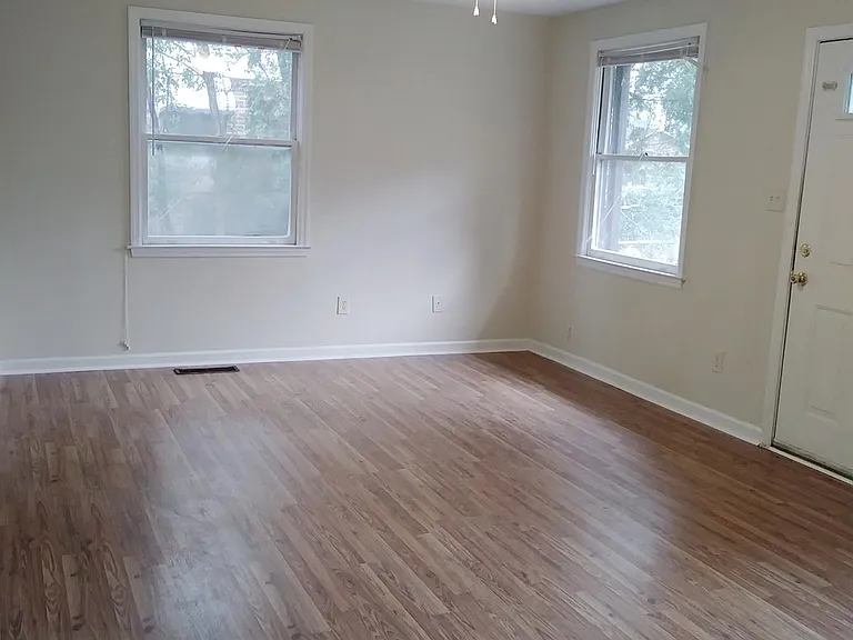 1610 Bryn Mawr Ave — Photo 9