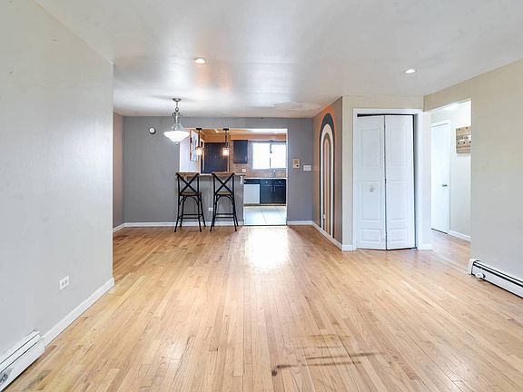 4th image of 7202 W Wrightwood Ave APT 3S