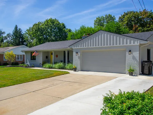 2125 Negaunee Dr SE, Grand Rapids, MI 49506