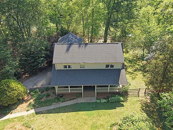 5th image of 215 Riverside Dr