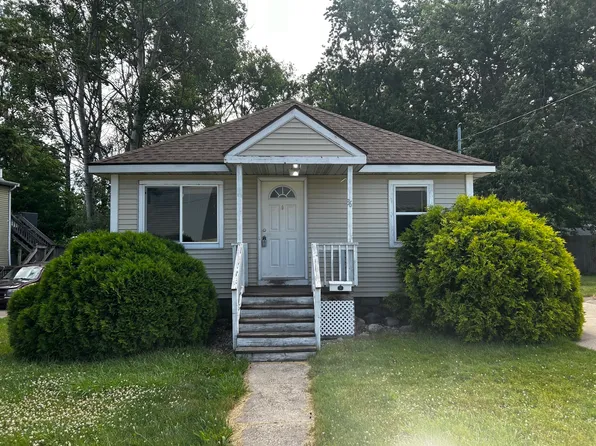 36 Prospect St NW, Sparta, MI 49345
