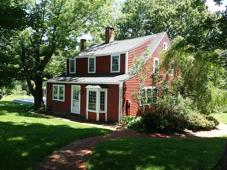 Photo of front of house