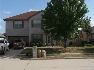 1628 Falcon Dr, Corinth, TX 76210