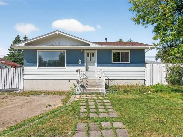 5923 E Centre St NW, Calgary, AB T2K 0T5