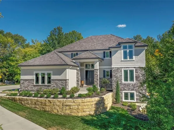 8001 NW Timbercrest Way, Parkville, MO 64152