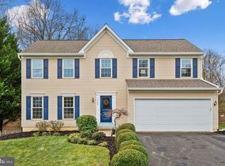 9306 Karen Ct, Manassas Park, VA 20111