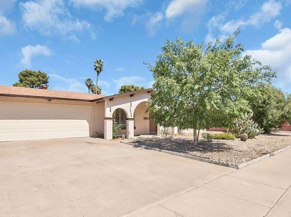 3452 E Laurel Ln