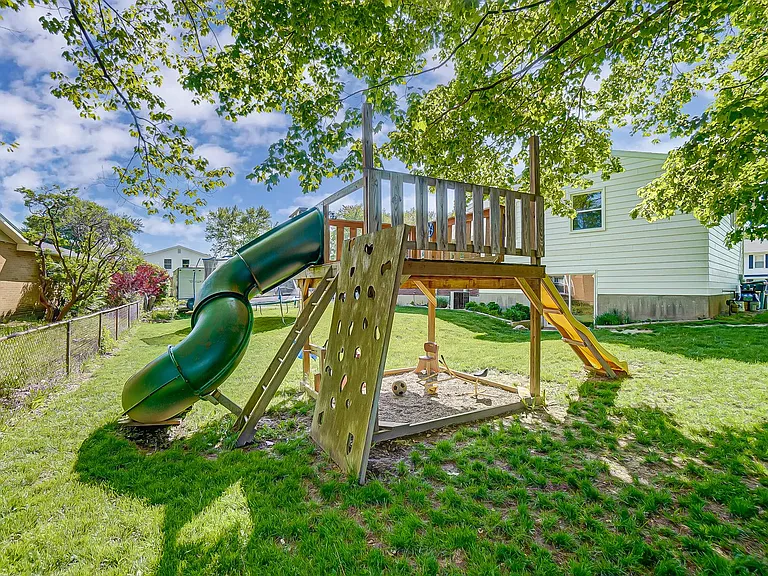 4216 Silver Oak St — Photo 46