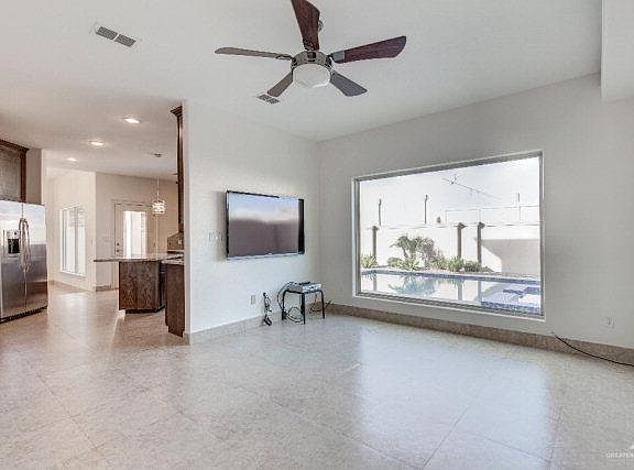 4th image of 2425 Summer Breeze Rd