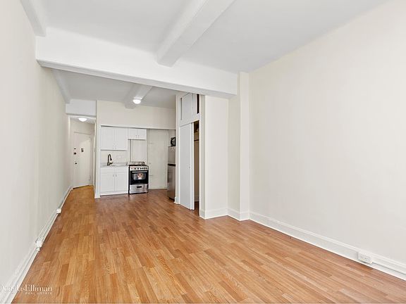 5th image of 42 W 72nd St APT 3D