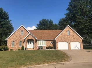 910 S Parkview Dr, Perryville, MO 63775