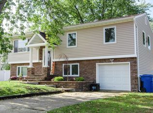 1036 Valley Stream Rd, Toms River, NJ 08753