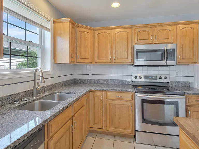 3907 Balmoral Dr — Photo 16