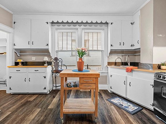 3rd image of 306 Westover Blvd