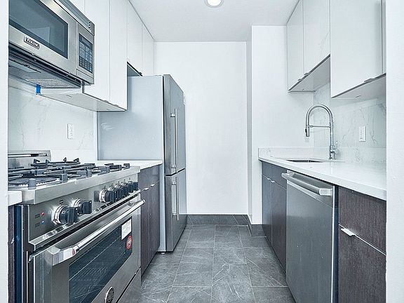 5th image of 327 Saint Nicholas Ave APT 2C