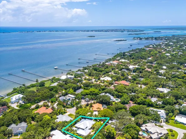 104 Hillcrest Drive, Sewalls Point, FL 34996