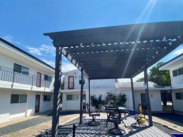 1313 E 52nd St APT 202, Austin, TX 78723