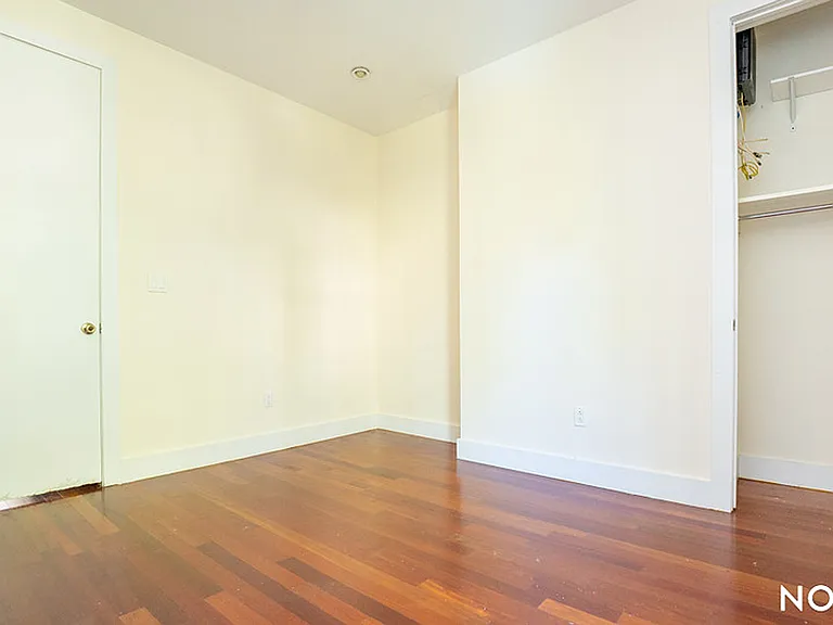 757 Hart St #3R — Photo 11