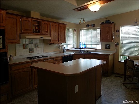 4th image of 298 Noble Fir Cir
