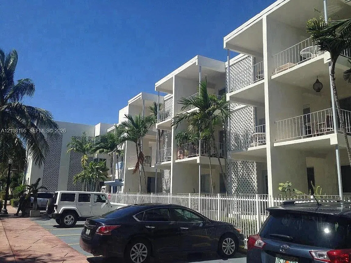 641 Espanola Way — Photo 1