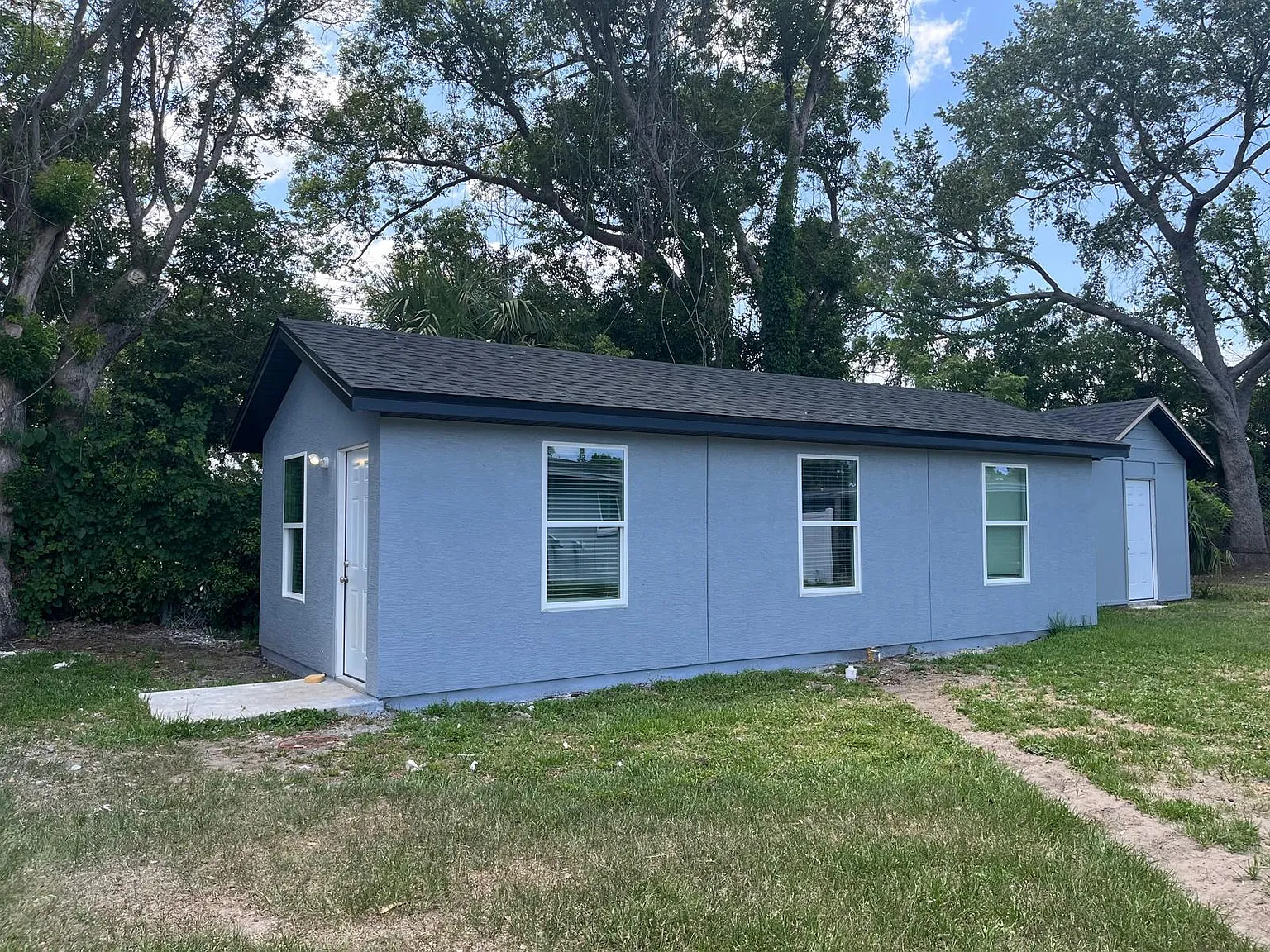 3 bed, 400 sqft, $1,360 — Photo 4