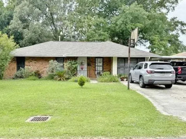1027 Bruce Dr, Denham Springs, LA 70726