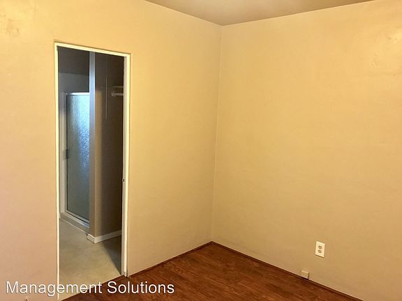 4th image of 3044 1/2 Adams Ave