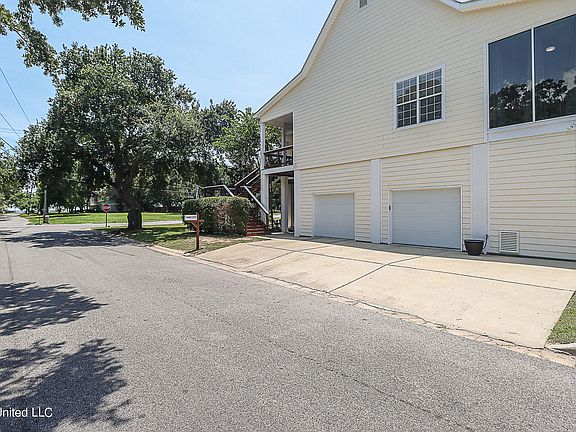 4th image of 2519 Washington Ave