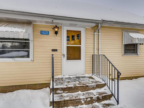 4th image of 1625 39th Ave NE
