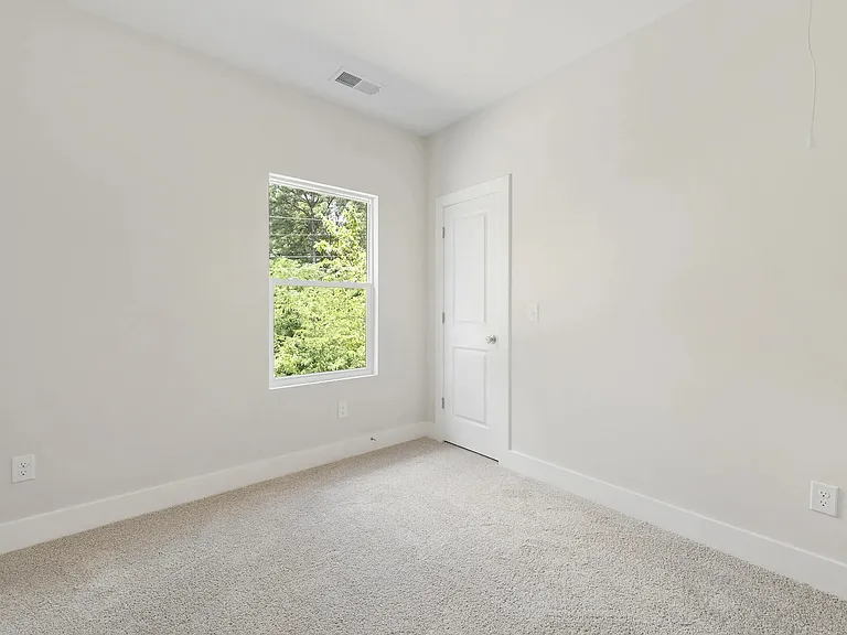 106 N Benjamine St — Photo 29