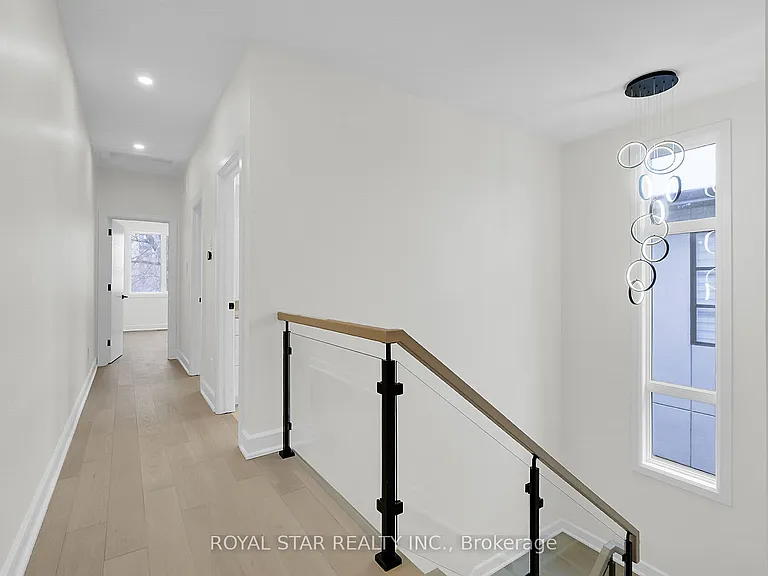 553 Mutual St — Photo 16