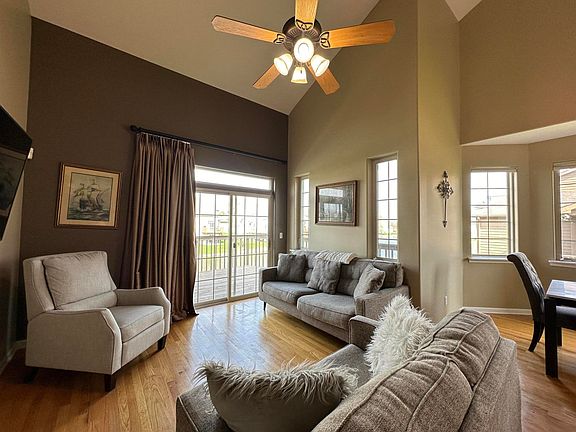 4th image of 10572 Ontario Dr