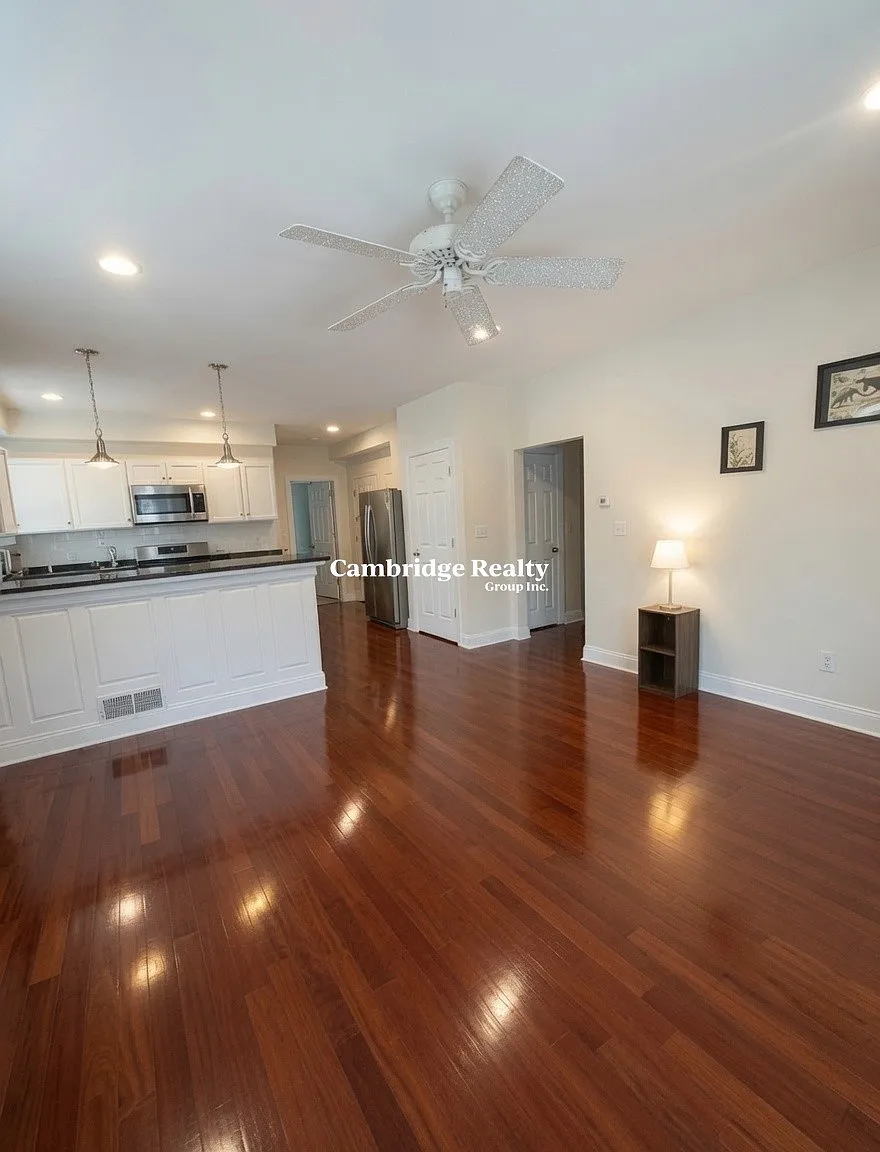 4 bed, 2.0 bath, 1450 sqft, $5,000 — Photo 2
