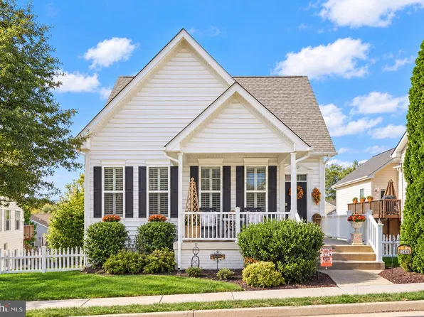 17430 Lethridge Cir, Round Hill, VA 20141