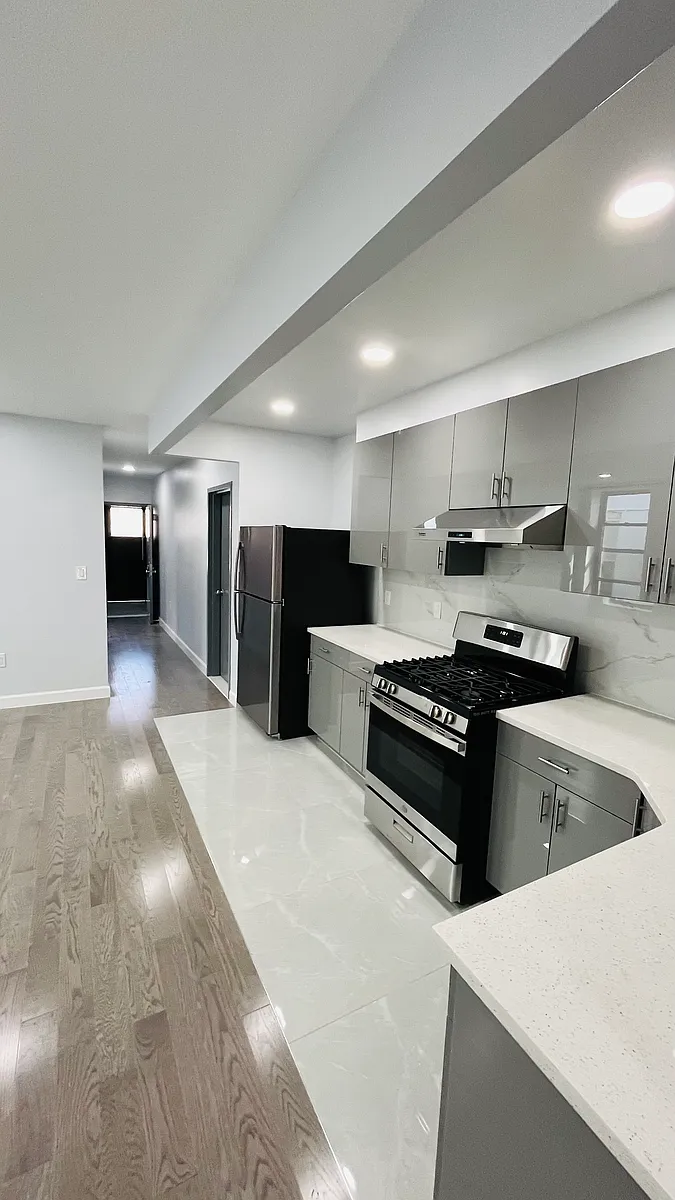 Building Photo - 3616 Tibbett Ave #1