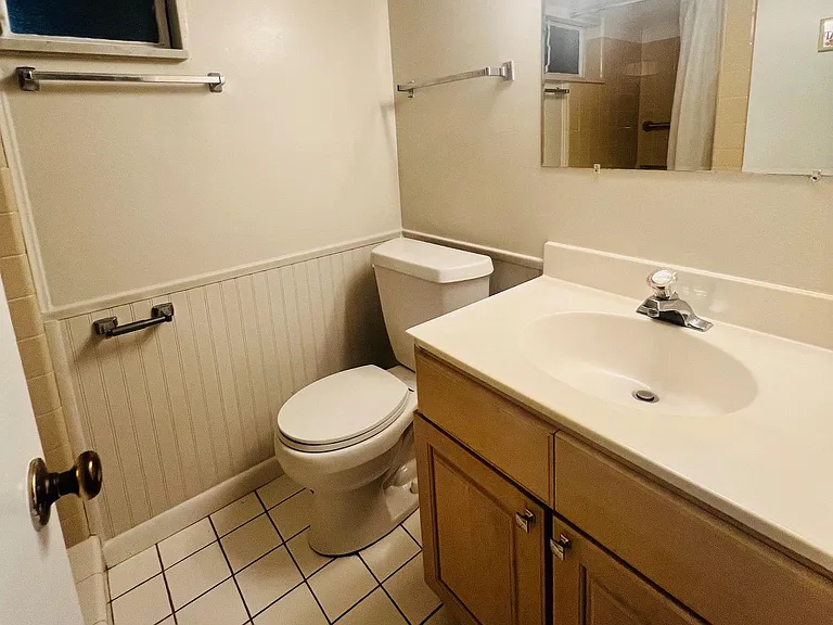 407 Anderson Ave — Photo 26
