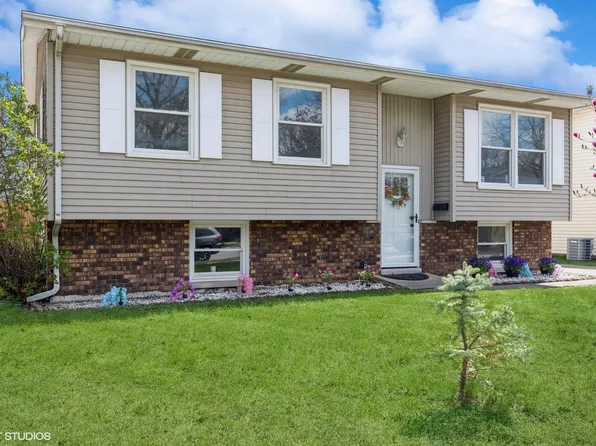 737 N Elmer St, Griffith, IN 46319