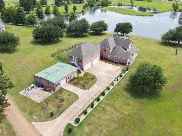 11 Tyler Ln, Hooks, TX 75561