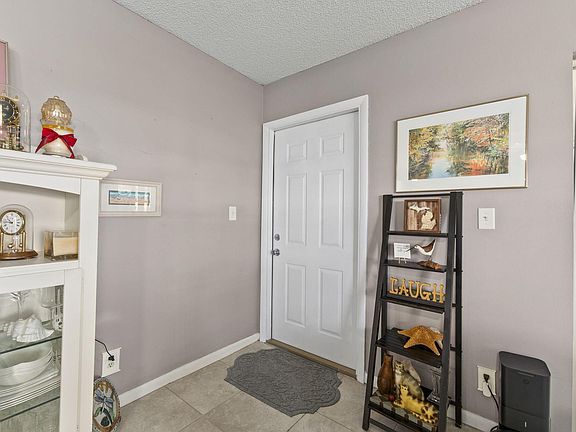 4th image of 406 Sandpiper Drive #A