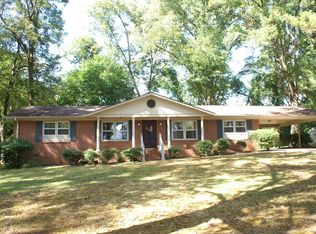 208 Barnes St, Union Point, GA 30669