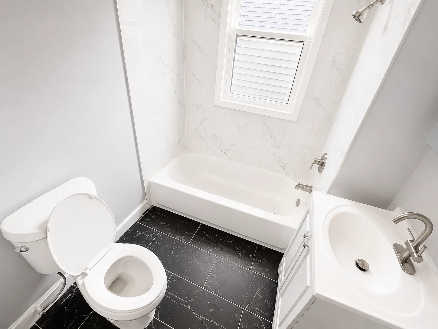 3 bed, 1200 sqft, $2,045 — Photo 4