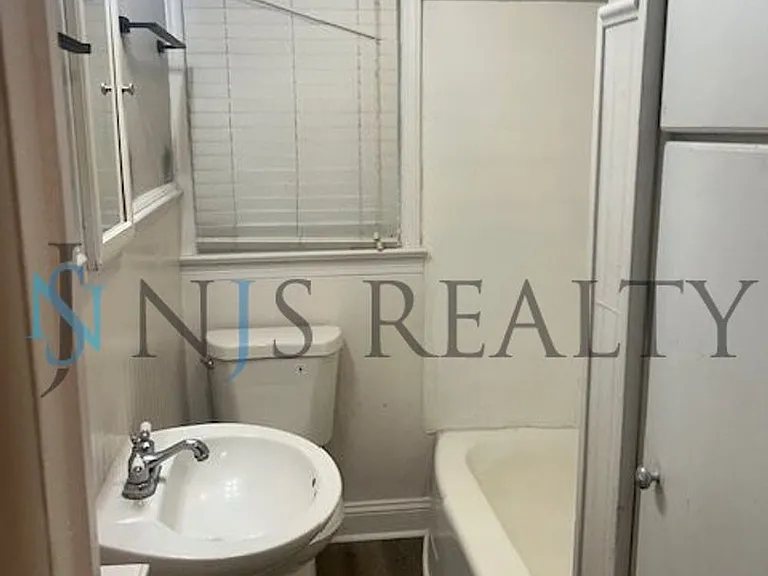 7029 Berry Ave — Photo 10