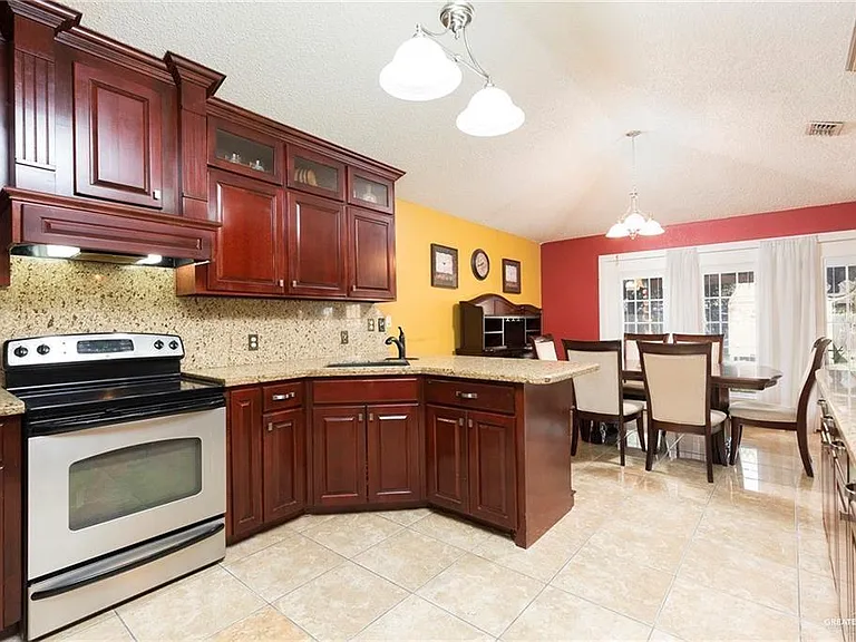 1801 Crown Pointe Blvd — Photo 6