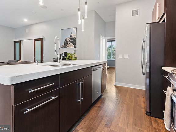 2nd image of 1247 E Columbia Ave APT 26