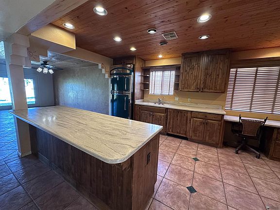 4th image of 3040 S Torrey Pines Cir