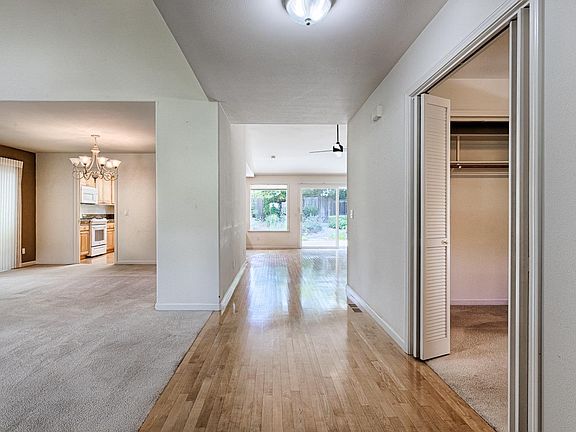 3rd image of 6521 Stonecroft Terrace