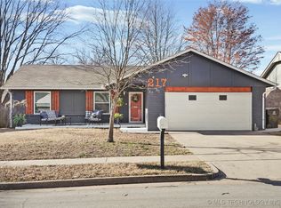 217 E Waco St, Broken Arrow, OK 74011