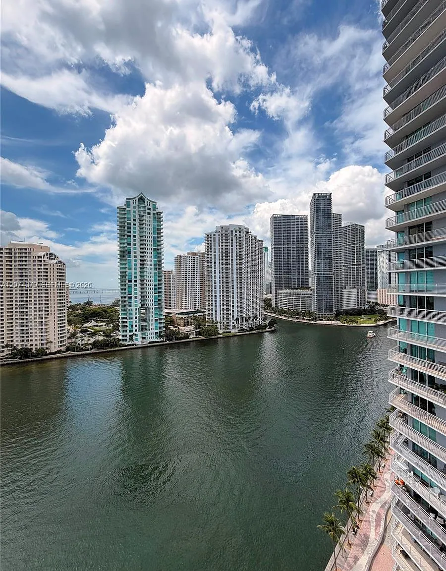 One Miami East Condo — Photo 3