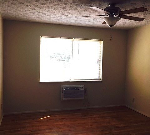 3rd image of 562 Lowell Ave APT 8