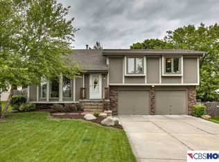 15620 N Cir, Omaha, NE 68135